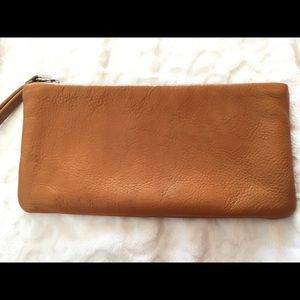 Rough & Tumble Clutch, Honed Saddle